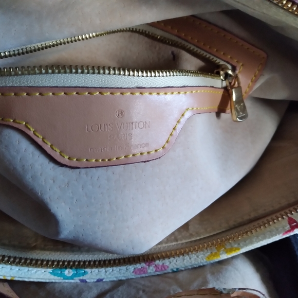 Womens handbags - Picture 3 of 5